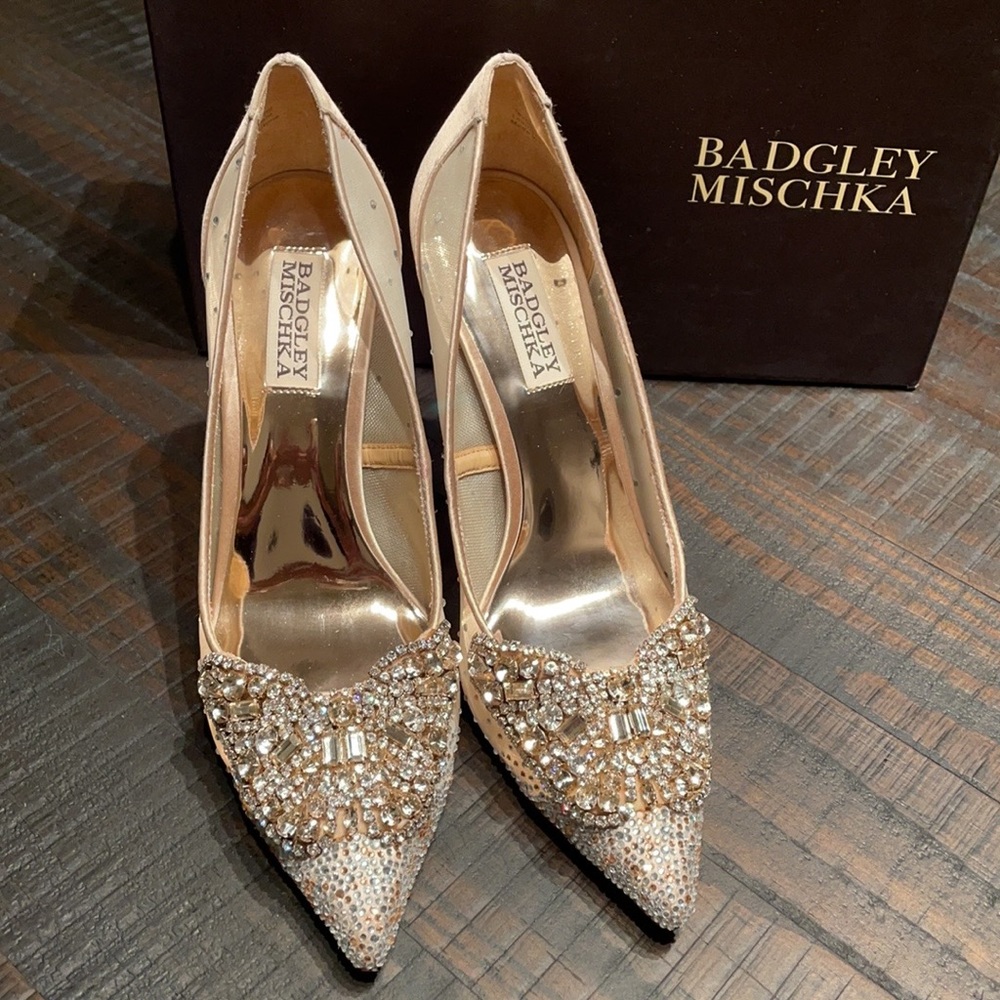 Badgley Mischka Quintana Crystal Embellished Pump